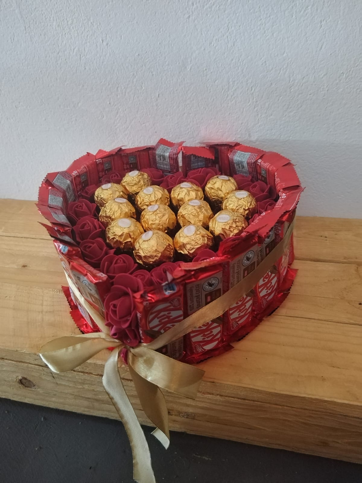 Kit Kat hamper heart